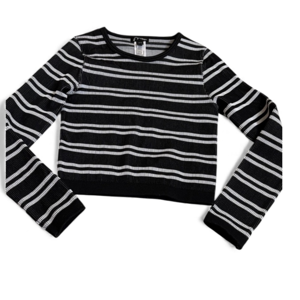 NWOT Art Class Black And White Stripe Cropped Long Sleeve Ribbed Youth L 10/12